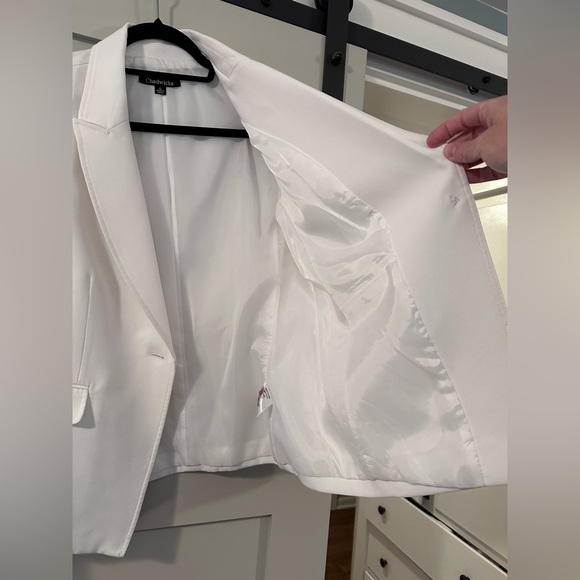 Chadwick’s White Angular Front Hemline Blazer - Picture 7 of 7